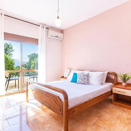 Radhima Res 3 - Double Room, Sea View * Vlorë