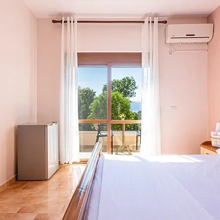 Radhima Res 3 - Double Room, Sea View Appartement *